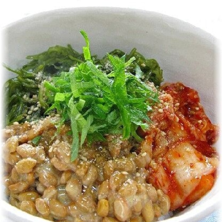 めかぶ 納豆 キムチの三色丼で夏バテ対策 レシピ 作り方 By はなまる子 楽天レシピ